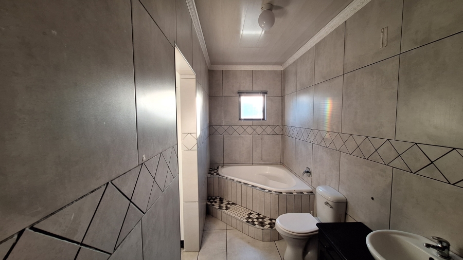 4 Bedroom Property for Sale in Velddrif Western Cape